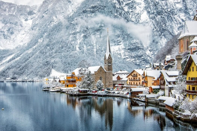 Австрійське село просить туристів не приїжджати