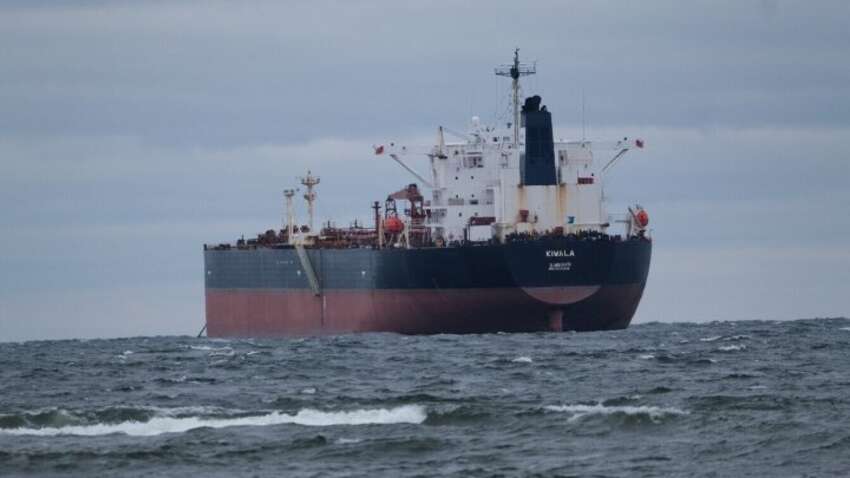 Путин испугался: кто теперь охраняет танкеры "теневого флота" РФ Путин испугался: кто теперь охраняет танкеры "теневого флота" РФ