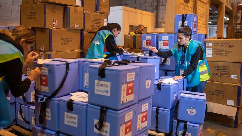 Безопасность вакцинации от COVID-19: новые холодильники от ЮНИСЕФ Безопасность вакцинации от COVID-19: новые холодильники от ЮНИСЕФ