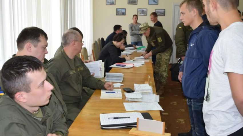 Должны ли сотрудники ТЦК заниматься розыском уклонистов: в Минобороны поставили точку Должны ли сотрудники ТЦК заниматься розыском уклонистов: в Минобороны поставили точку