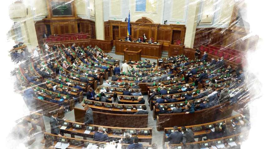 Нардеп Корниенко перепутал микрофон с телефоном и насмешил Раду (ВИДЕО)