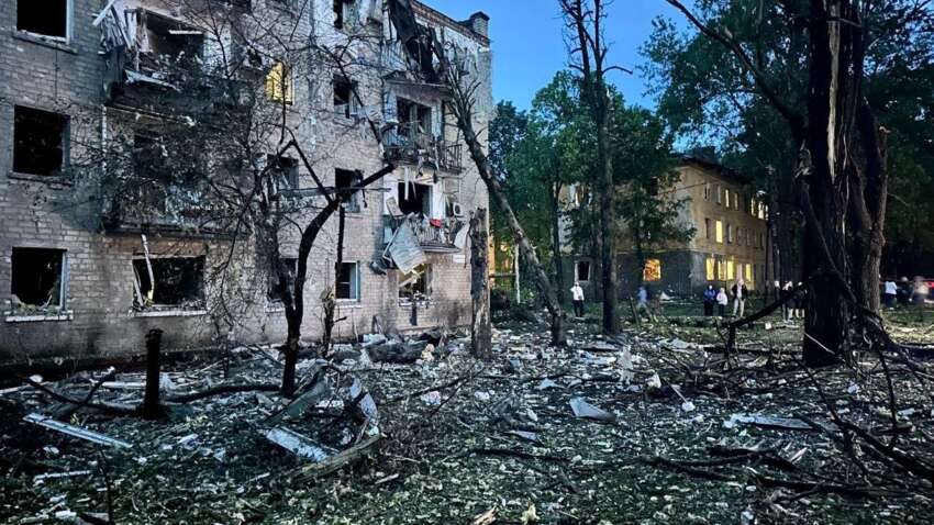 Зруйновано будинки, багато поранених: росіяни завдали страшного удару по великому обласному центру