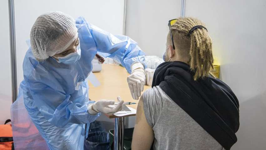   В Украине открыли центры вакцинации: где и как они работают