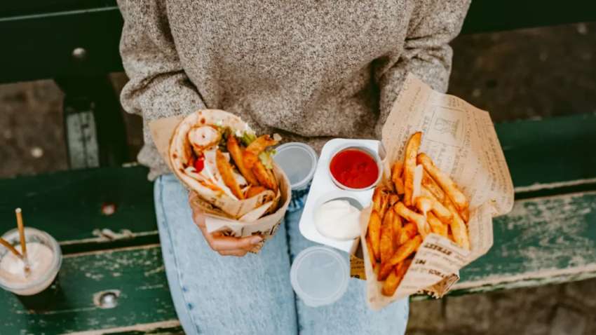 П’ять канцерогенних продуктів, які викликають рак: їх варто уникати