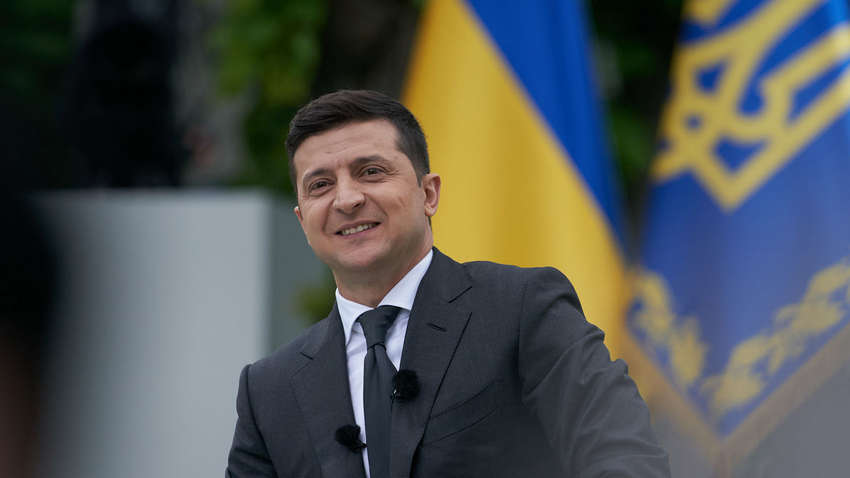 Все требования МВФ выполнены: Зеленский подписал антиколомойский закон