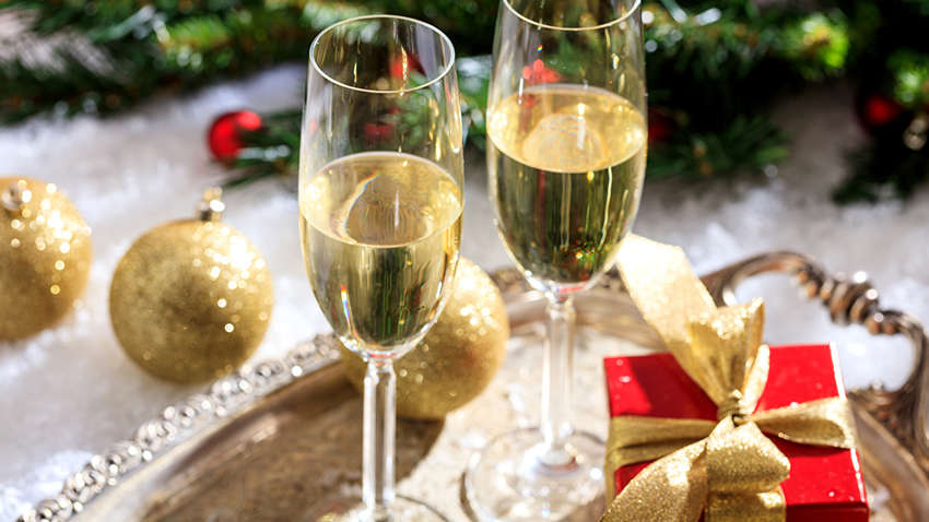 Какими продуктами нельзя закусывать шампанское