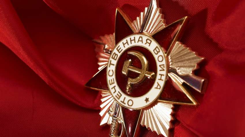 "Предали память предков": в России раскритиковали отказ от 9 мая