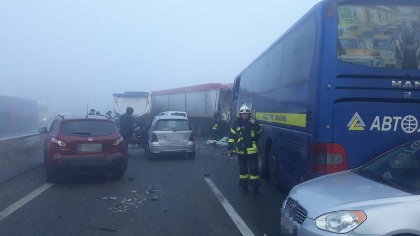 Массовое ДТП под Одессой: 11 разбитых машин, есть погибшие и пострадавшие