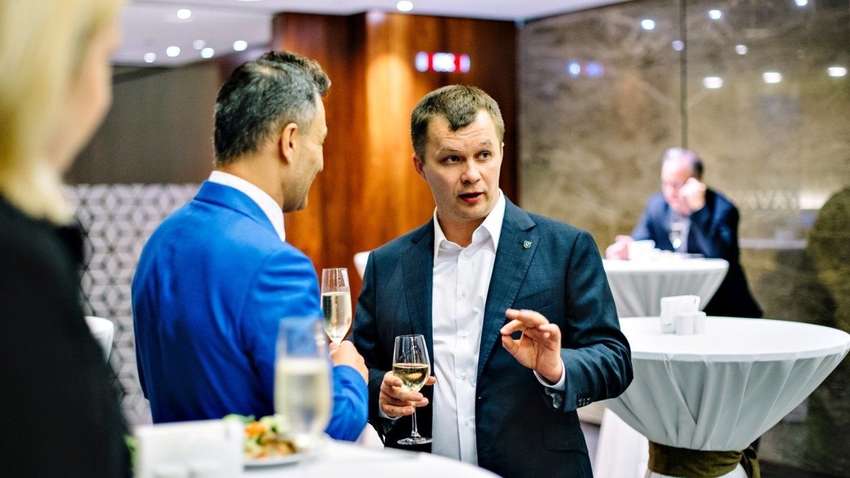 Стали известны размеры зарплат Милованова и его замов