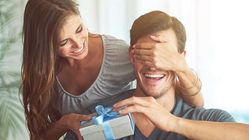 Эксперт по этикету назвала список самых неудачных подарков для мужчин Эксперт по этикету назвала список самых неудачных подарков для мужчин