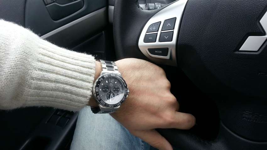 Часы с металическим ремешком: пять лучших моделей