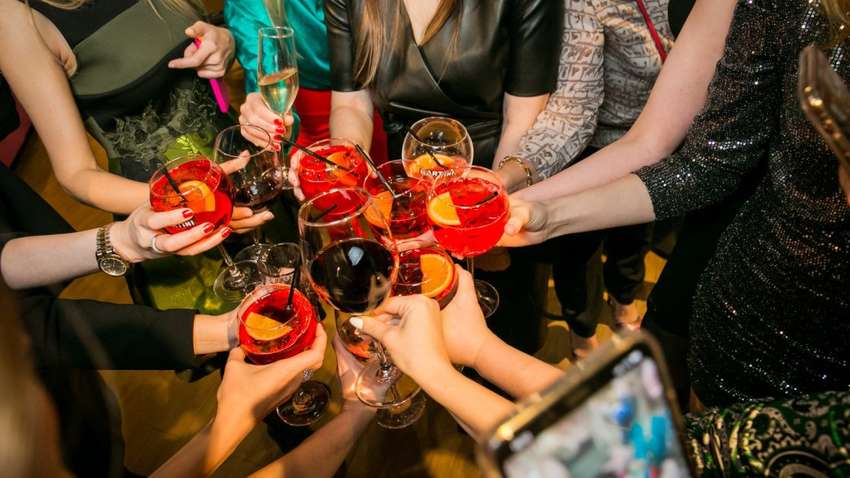 В Трускавце состоялась закрытая вечеринка депутатов: как развлекались "слуги народа" (ВИДЕО)