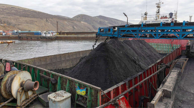 Об’єми стрімко падають, Китай відмовляється від закупки вугілля: яка причина