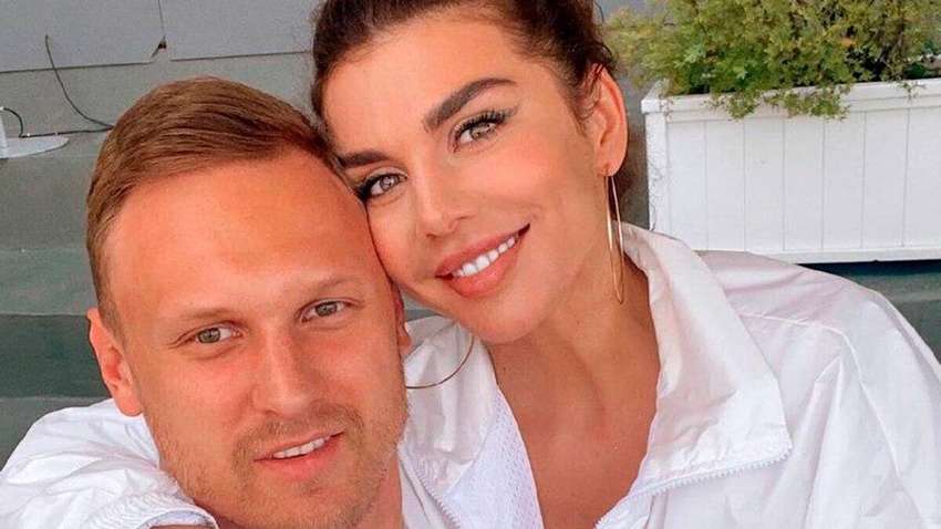  Російська співачка офіційно кинула свого четвертого чоловіка