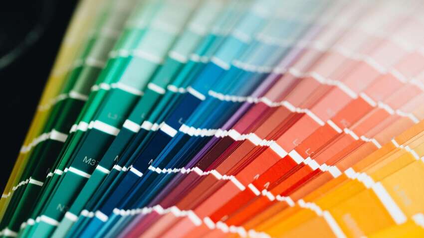 Pantone вирішив, що кольорів недостатньо: навіщо до палітри додали ще 224 відтінки Pantone вирішив, що кольорів недостатньо: навіщо до палітри додали ще 224 відтінки