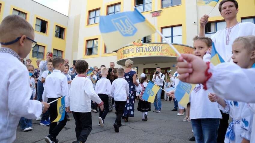 У якому регіоні після обстрілу РФ батьків просять залишити дітей удома: що сталося