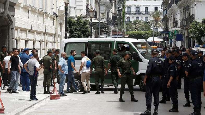 В Алжире восемь новорожденных детей погибли в результате пожара в родильном отделении больницы