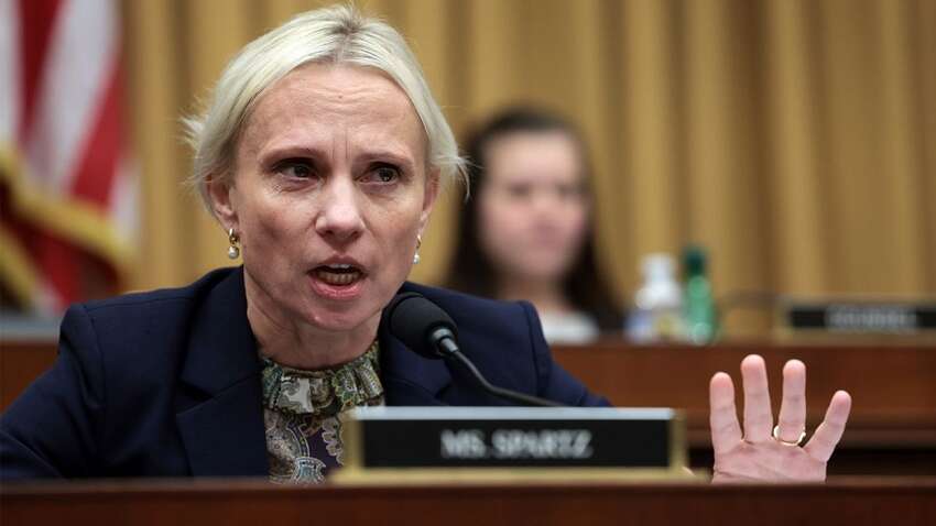 Конгрессвумен издала новое громкое заявление о Зеленском, обозвав президента мошенником Конгрессвумен издала новое громкое заявление о Зеленском, обозвав президента мошенником