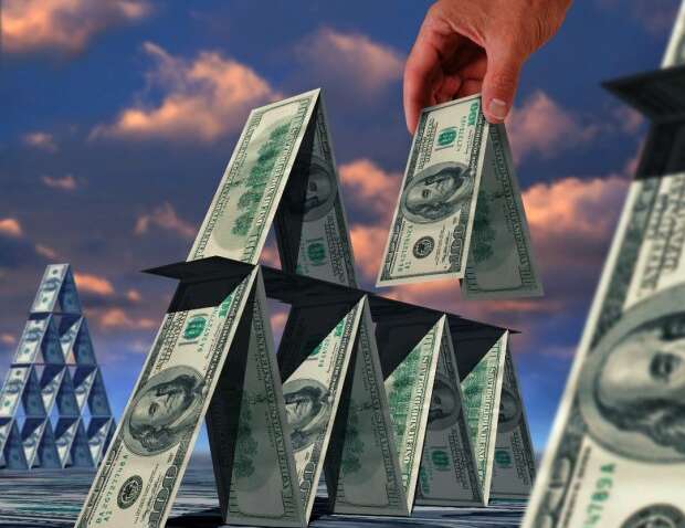 Организаторам финансовой пирамиды в Украине объявили о подозрении