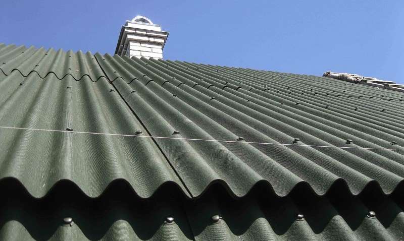 Украинцы не готовы принять запрет шифера в Украине, – опрос