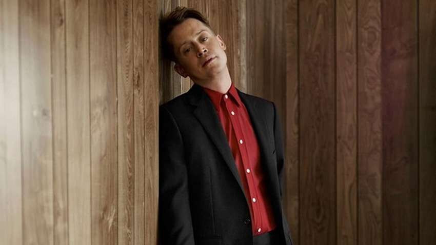 Маколей Калкин в халате попал на обложку модного глянца