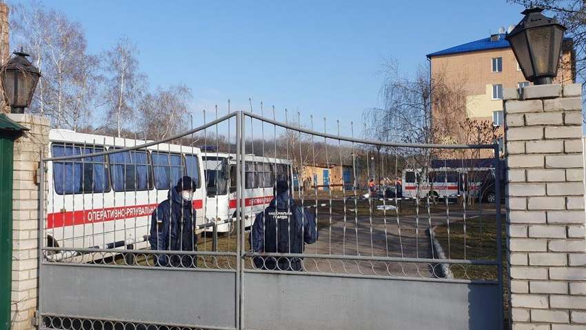 Жизнь в карантине: "Если бы я заболела коронавирусом, осталась бы в Китае" (ФОТО)