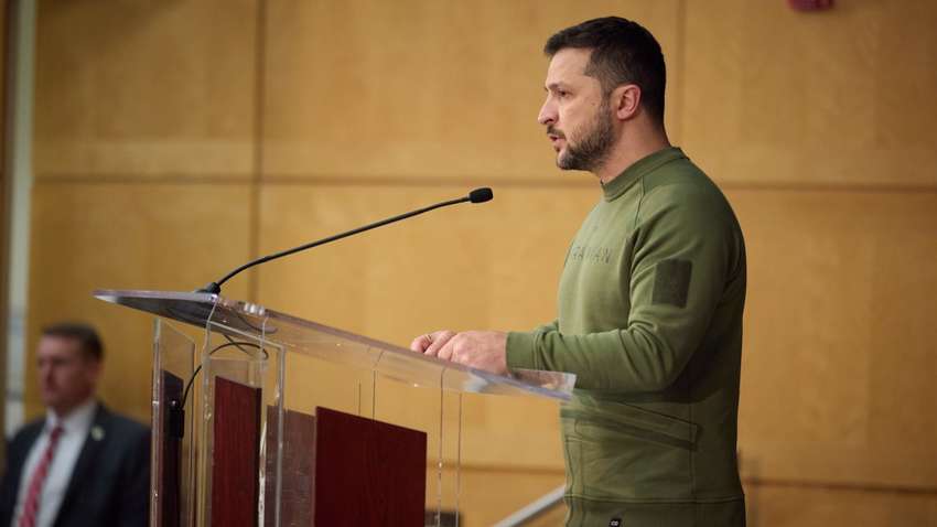 Зеленский прокомментировал предложение отдать России территории Зеленский прокомментировал предложение отдать России территории