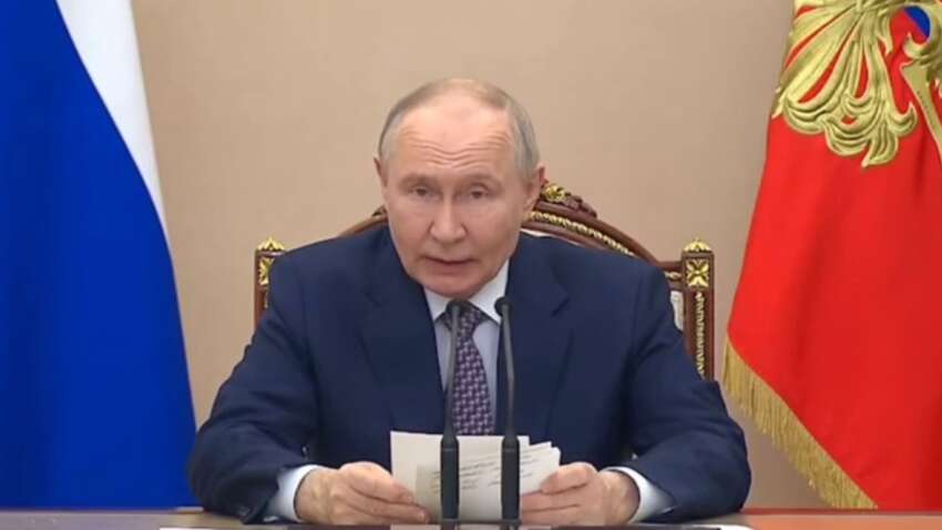 «Нафтові дощі» та забруднення моря: Путін стверджує, що в Туапсе все під контролем