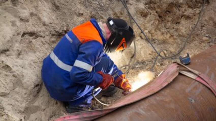 Конфликт из-за тепла: в Печерском районе житель дома отправил коммунальщика в больницу