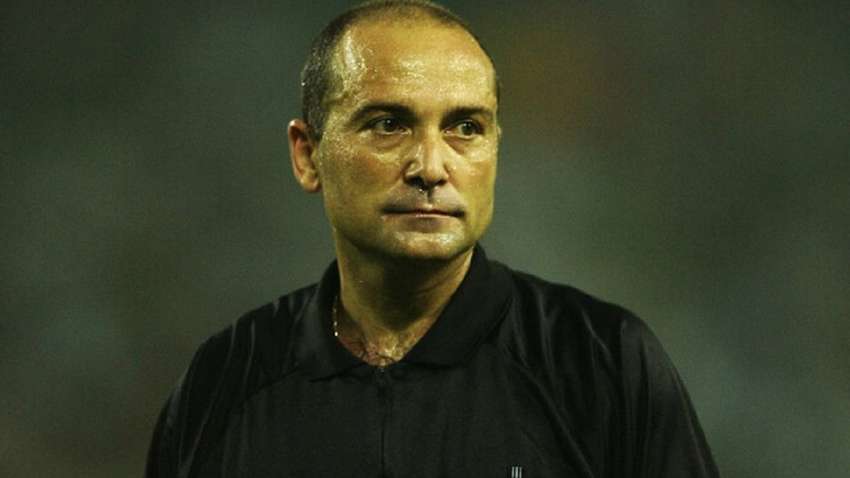 Шуба из зубров, девушки и 30 тыс. долларов: испанский арбитр рассказал, как его пытались подкупить Суркисы