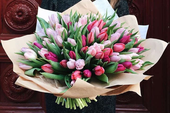 Переддень 8 березня: які квіти не варто дарувати жінкам 