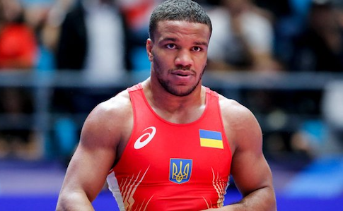 Двукратный чемпион мира по греко-римской борьбе показал, как защититься от Ляшко