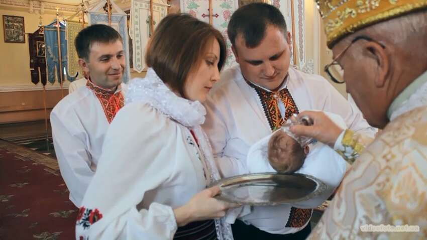 Один кум на двоих детей: позволяют ли церковные каноны крестить второго ребенка тем же людям Один кум на двоих детей: позволяют ли церковные каноны крестить второго ребенка тем же людям