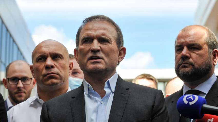 Только 6 топ политиков-предателей попали под санкции Украины после вторжения