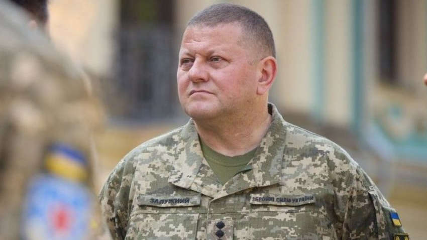 Залужный выступил против подрыва мостов через Днепр