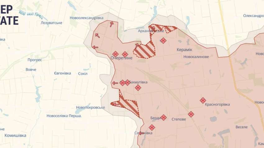 Россияне вывесили свой флаг еще в одном населенном пункте Россияне вывесили свой флаг еще в одном населенном пункте