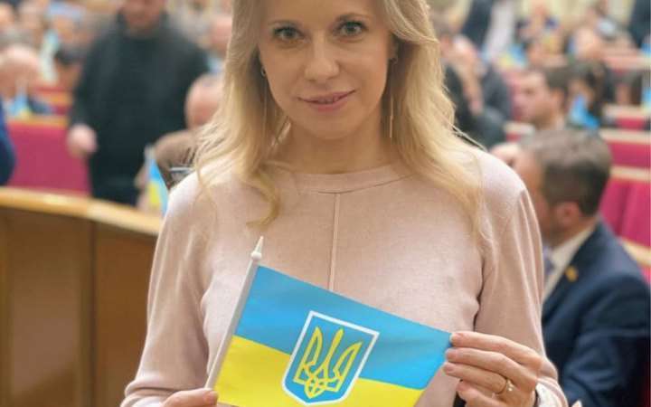 Из Слуги народа вышла еще одна народная депутат