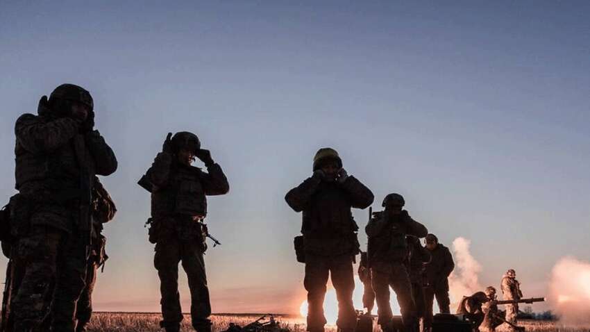 Существует плохой сценарий: три бригады могут попасть в окружение около двух городов Существует плохой сценарий: три бригады могут попасть в окружение около двух городов