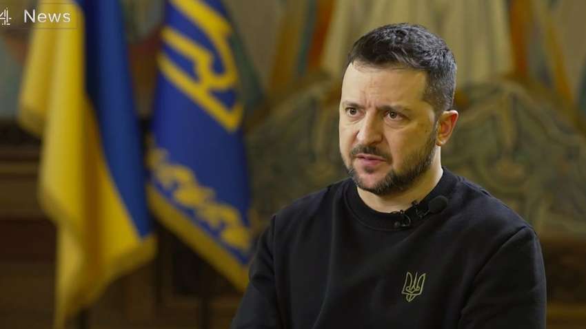 Президент Зеленский заявил, что не видит сейчас необходимости мобилизовать полмиллиона украинцев Президент Зеленский заявил, что не видит сейчас необходимости мобилизовать полмиллиона украинцев