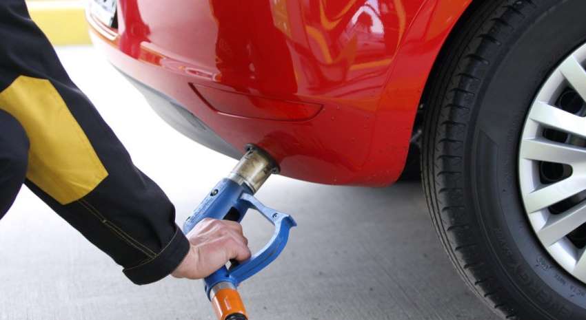 В ДБР зацікавилися, як фірми з орбіти Коломойського отримали автогаз вдвічі дешевше ринку