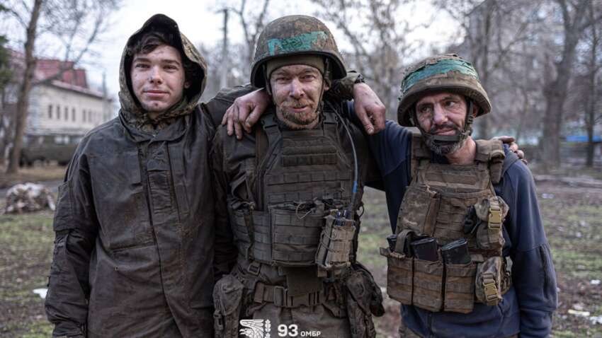 Чудом вистояли: бійці розповіли, як тримали позицію 224 дні