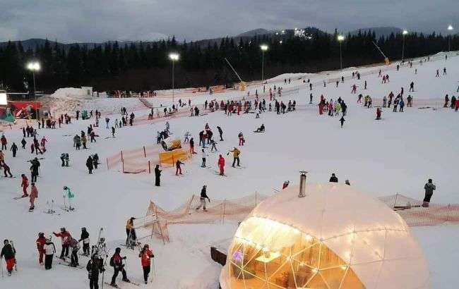 Курорт "Буковель" закрыли на карантин, полиция устанавливает блокпосты Курорт "Буковель" закрыли на карантин, полиция устанавливает блокпосты