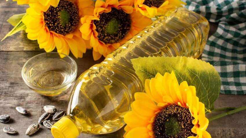 Чому категорично не можна смажити на соняшниковій олії: відповідь шокує кожного 