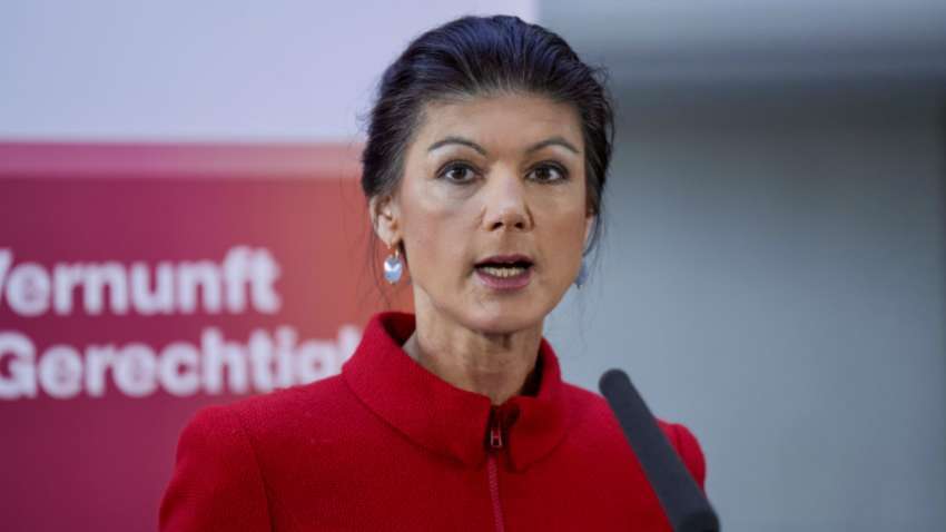 Партия немецкой "подруги Путина" изменила название и лишилась ее имени