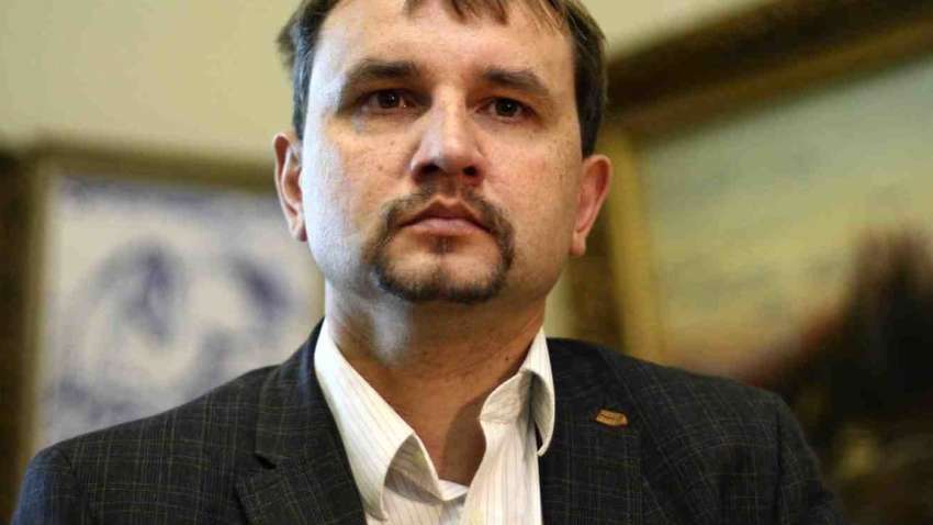 Вятрович пояснил скандальную идею об отмене 8 марта и 9 мая 