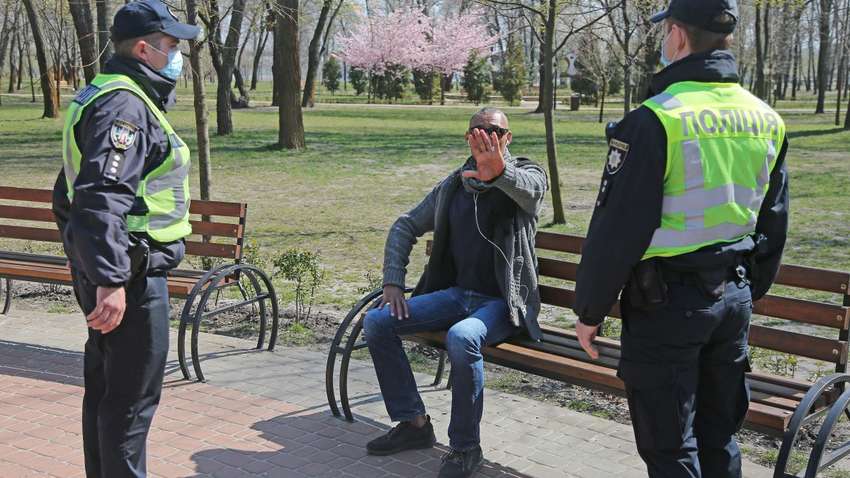 Карантин в Украине: какие документы удостоверяют личность и кто может проверять эти документы