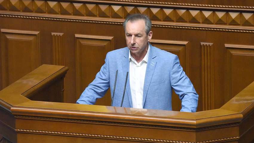 Нардеп голосовал за запрет УПЦ МП: его за это наказали