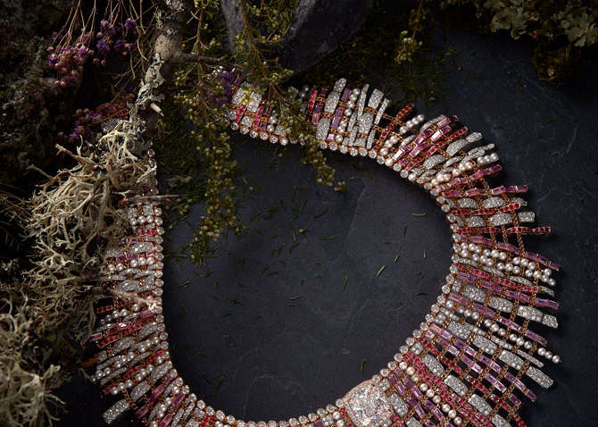 Chanel випустив ювелірну колекцію, присвячену твіду