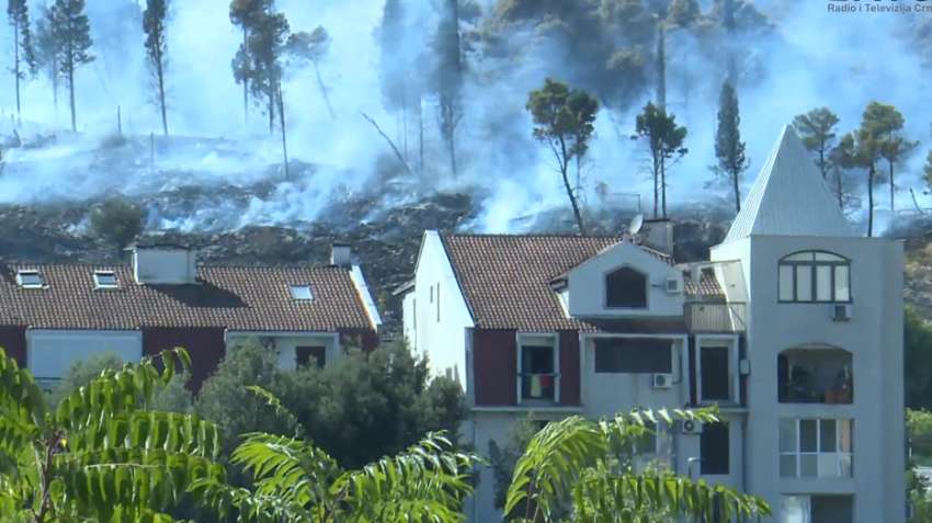 Через підпал вогонь загрожує ще одній столиці Європи 