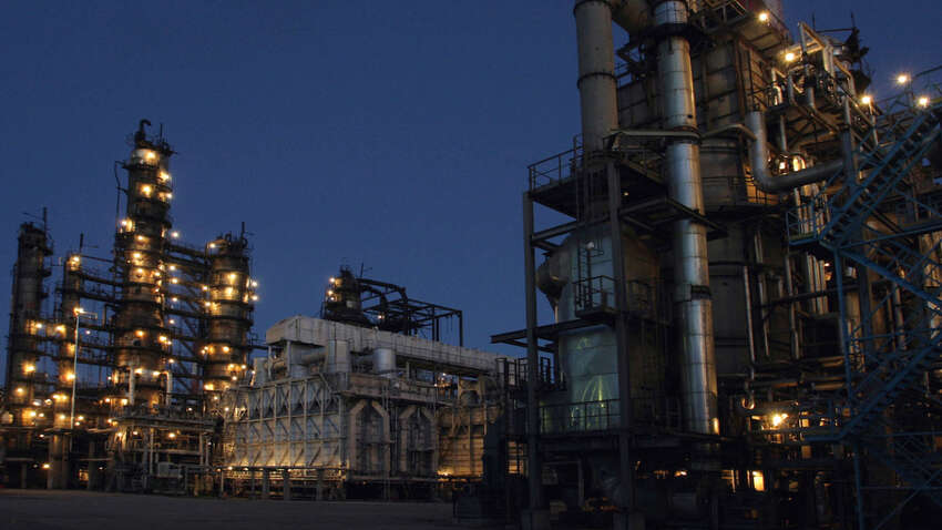 Санкції таки в силі: :у Кремлі вийшли із себе через труднощі з ремонтом НПЗ Санкції таки в силі: :у Кремлі вийшли із себе через труднощі з ремонтом НПЗ